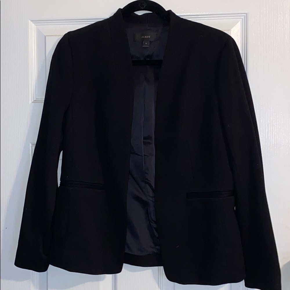 Beautiful blazer only worn twice!